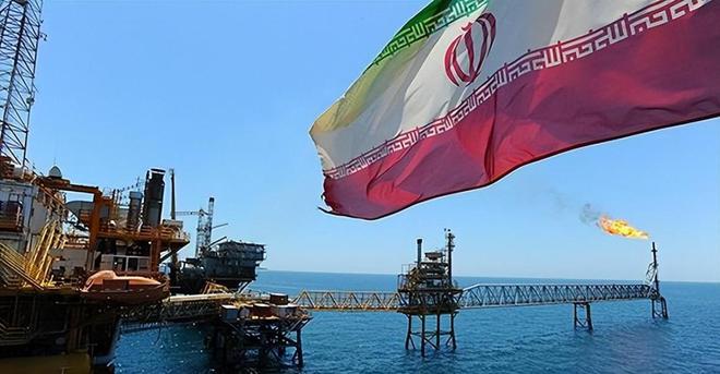 九游官网入口：伊朗防长访华当天收到最高指挥官死讯在中国军舰前沉思良久(图14)