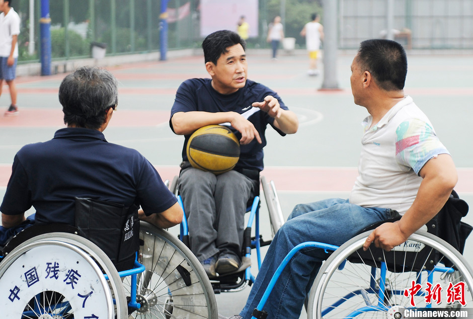 九游app：薛瑞：从民间艺人到助残先锋(图1)