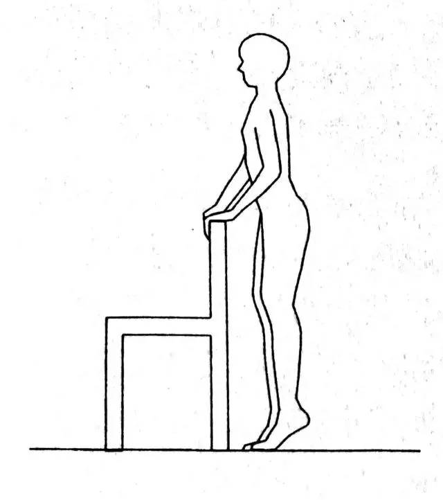 九游体育：2分钟做个预防跌倒的保健操在家也能简单活动一下筋骨哟(图1)