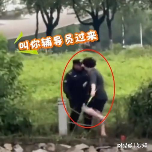 南京学生钓鱼落水后续自称是贫困生全身却价值上万诬陷保安(图11)