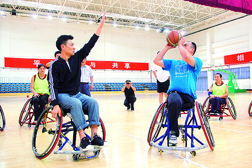 九游官网入口：红花岗区高庄社区：“拥抱生命”暖流激荡 残健共融绘就温暖底色(图1)