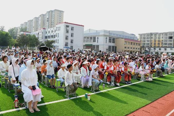 “花开新时代童心向未来” 潢川县实验中学2025年庆“六 · 一”文艺汇演(图1)