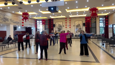 图文：1条毛巾+5分钟老年人防跌倒毛巾操你值得学会！(图5)