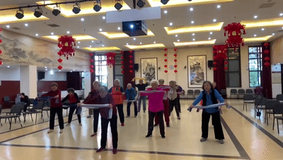 图文：1条毛巾+5分钟老年人防跌倒毛巾操你值得学会！(图9)