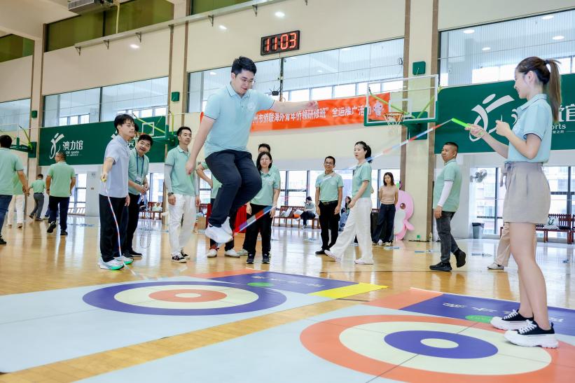 与世界冠军“面对面”！42位海外青年侨领沉浸式体验全运乐趣(图5)