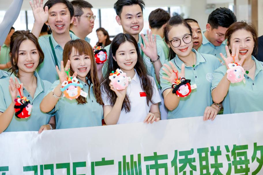 与世界冠军“面对面”！42位海外青年侨领沉浸式体验全运乐趣(图7)