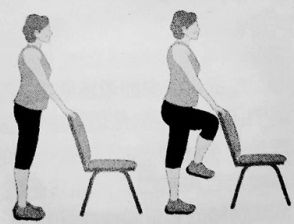 九游app：天气寒冷老年人如何防跌倒？这三个动作学起来！(图1)