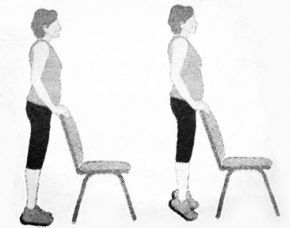 九游app：天气寒冷老年人如何防跌倒？这三个动作学起来！(图2)