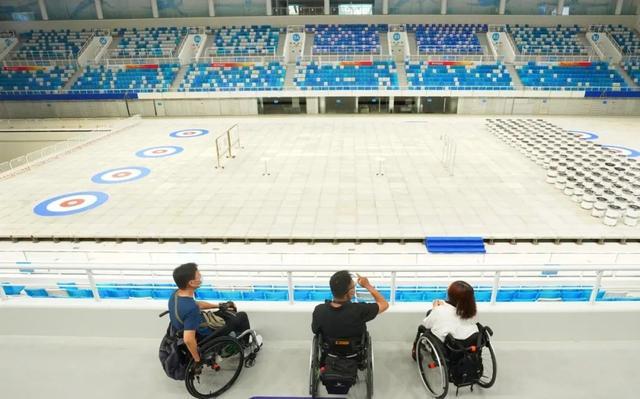 我不想别人帮忙推轮椅只想能自己看一场球(图5)