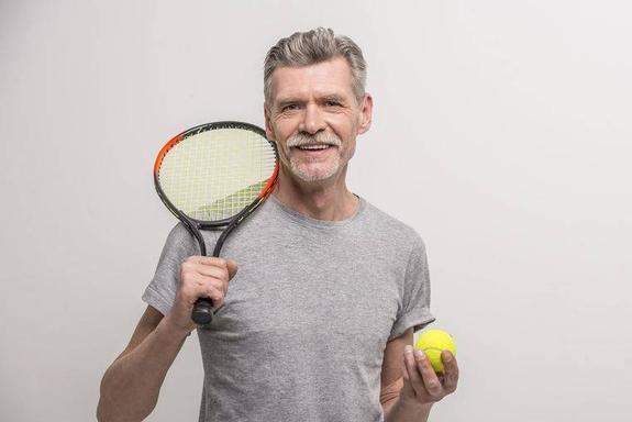 九游app：打球能否帮助老年人维系健康体脂并提升敏捷素质(图7)