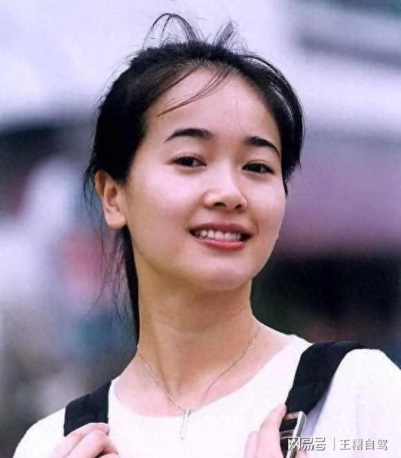 九游app：体操冠军嫁大20岁富豪十年后离婚曾与陈道明传绯闻(图2)