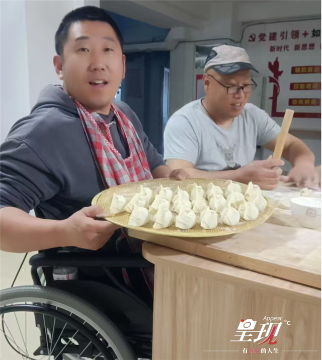 呈现丨在轮椅上“投中”梦想苦难高山“篮”不住人生精彩(图3)