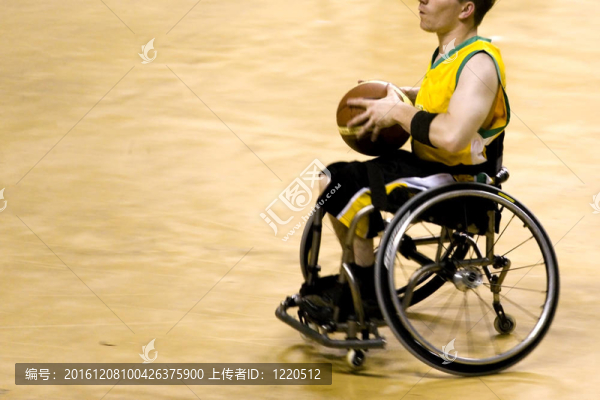 米兰冬残奥会火炬传递在帕多瓦举行点燃希望与梦想(图1)